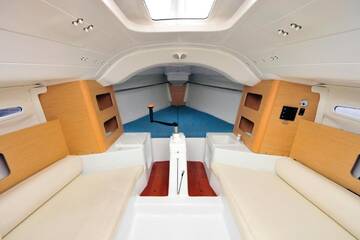 Фото номера Яхта (для 4 взрослых) Ботели Beneteau Yachts г. Limanu 5